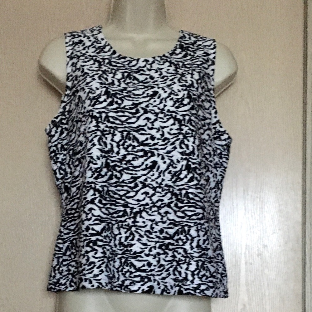 ❌DONATED❌EUC Laura Ashley Petite sleeveless print/textured